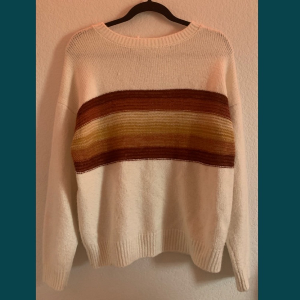 Very soft and comfortable oversized sweater!!